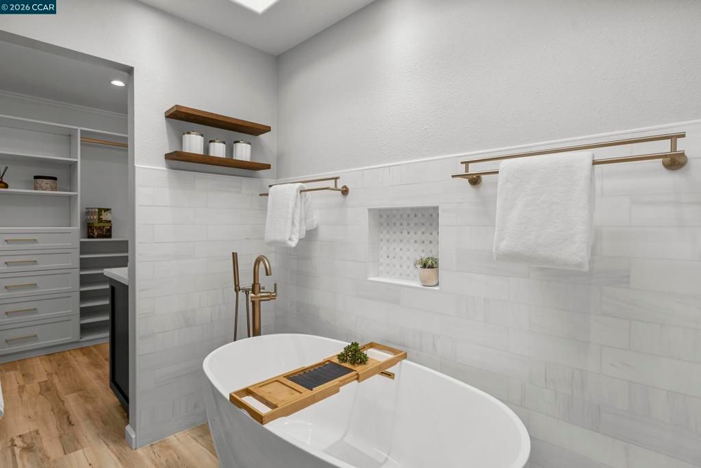 Image 22 of property listing at 583 Santander Drive, San Ramon, CA 94583