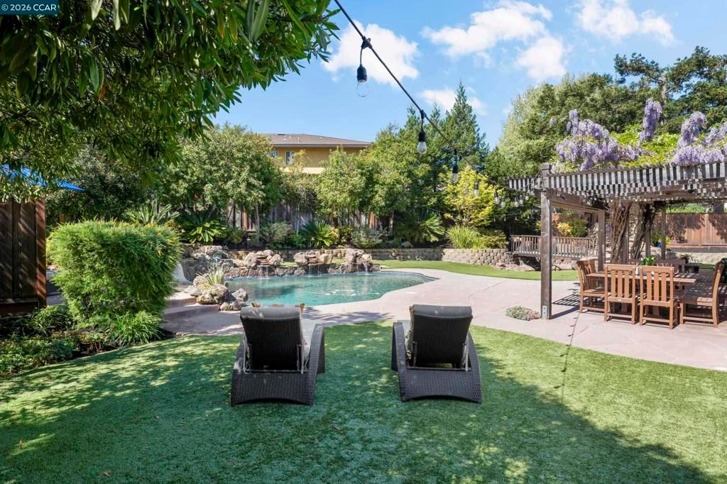 Image 36 of property listing at 583 Santander Drive, San Ramon, CA 94583