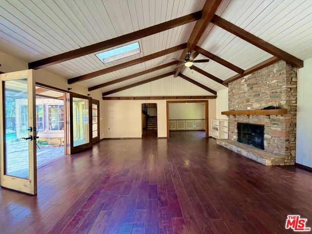 5952 Lubao Avenue, Woodland Hills (los Angeles), CA 91367