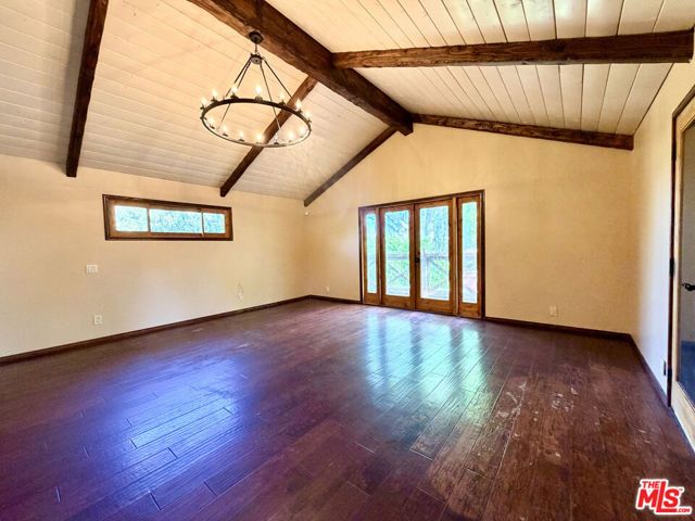 5952 Lubao Avenue, Woodland Hills (los Angeles), CA 91367