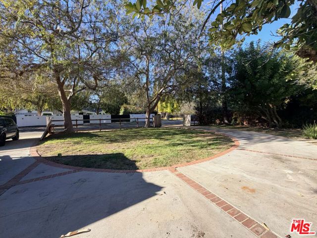 5952 Lubao Avenue, Woodland Hills (los Angeles), CA 91367