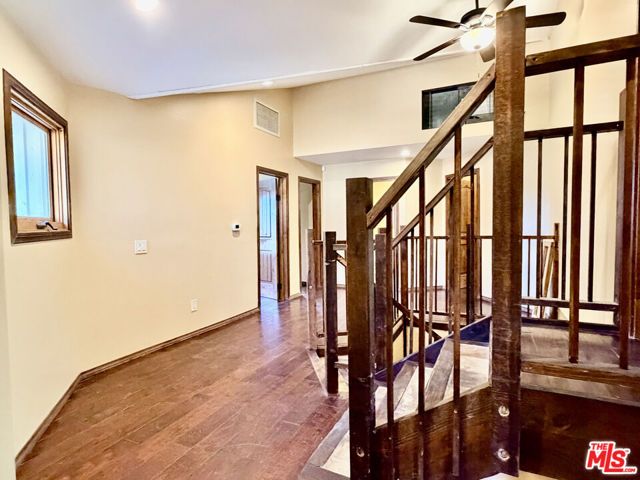 5952 Lubao Avenue, Woodland Hills (los Angeles), CA 91367