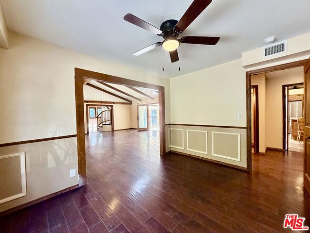 5952 Lubao Avenue, Woodland Hills (los Angeles), CA 91367