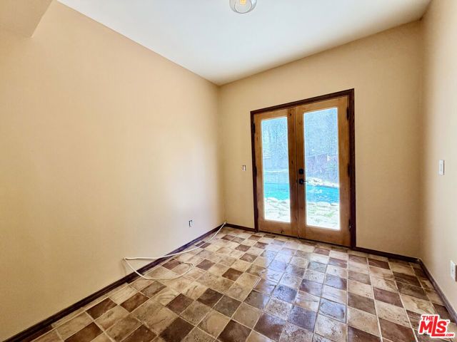 5952 Lubao Avenue, Woodland Hills (los Angeles), CA 91367