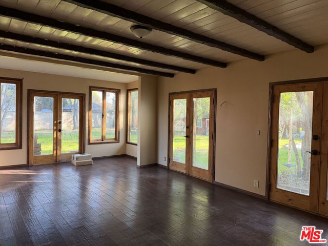 5952 Lubao Avenue, Woodland Hills (los Angeles), CA 91367