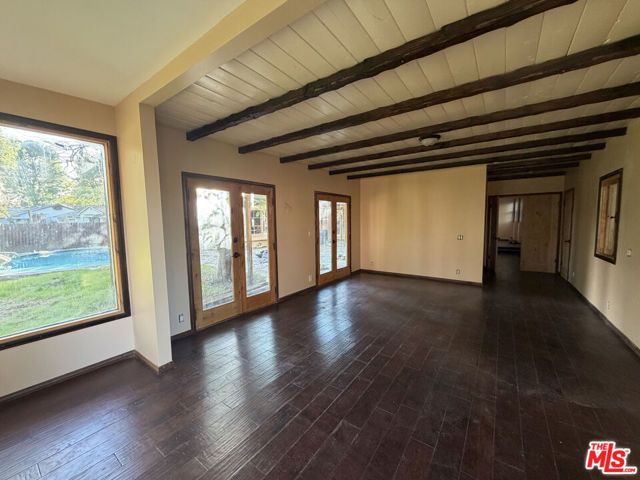 5952 Lubao Avenue, Woodland Hills (los Angeles), CA 91367