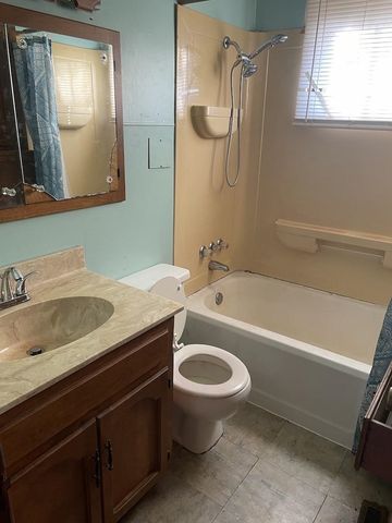 1031 N Jefferson Ave, Wellington, KS 67152