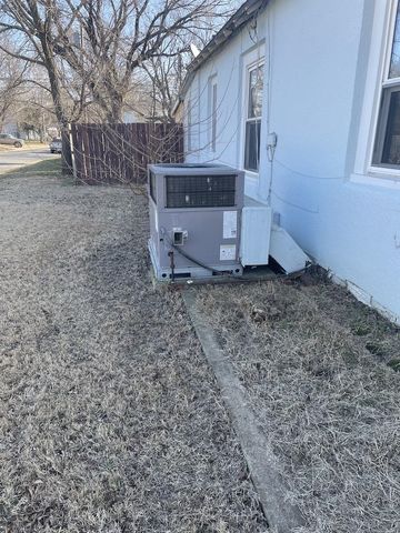 1031 N Jefferson Ave, Wellington, KS 67152