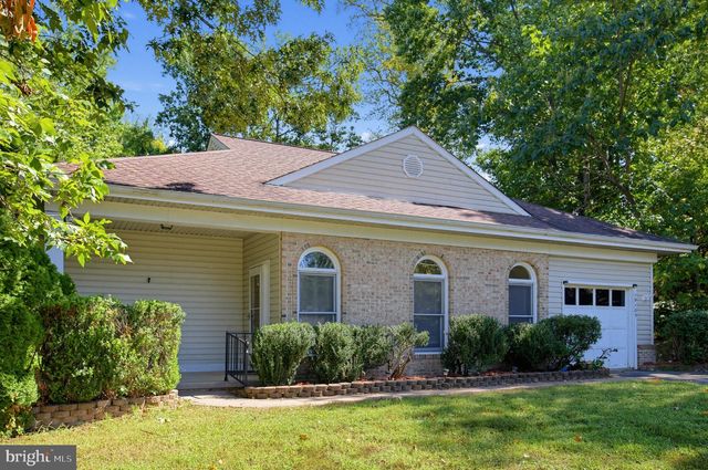 19105 WAYNE DR, Triangle, VA 22172
