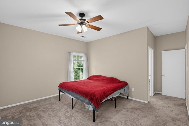 19105 WAYNE DR, Triangle, VA 22172
