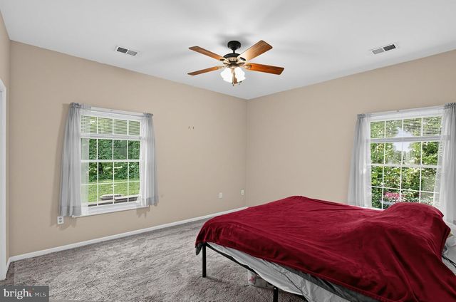 19105 WAYNE DR, Triangle, VA 22172