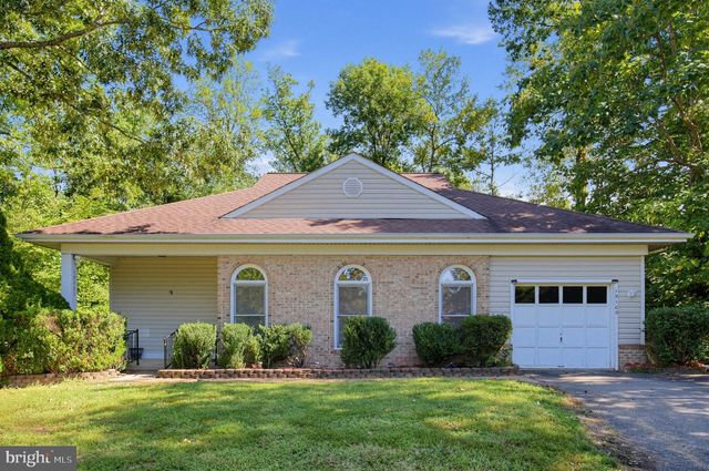 19105 WAYNE DR, Triangle, VA 22172