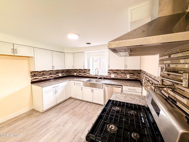 5840 Cedar Point Road, Oregon, OH 43616