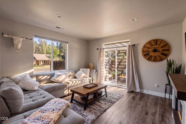 61076 Honkers Lane, Bend, OR 97702