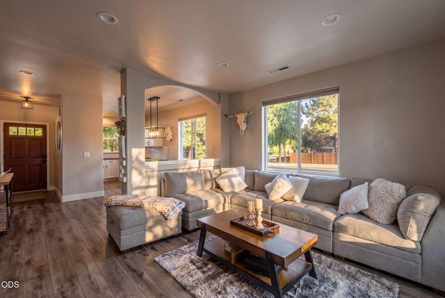61076 Honkers Lane, Bend, OR 97702