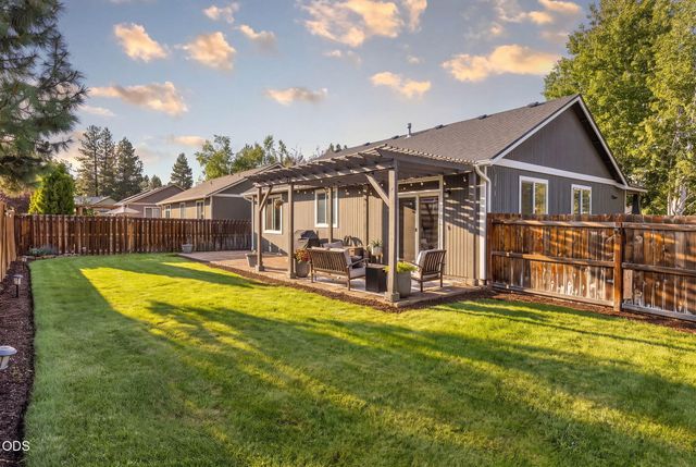61076 Honkers Lane, Bend, OR 97702