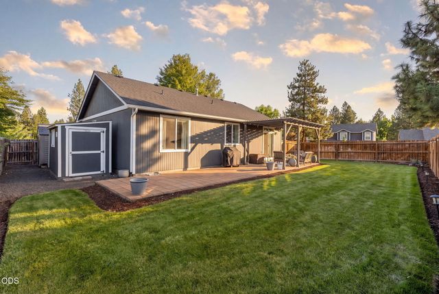 61076 Honkers Lane, Bend, OR 97702