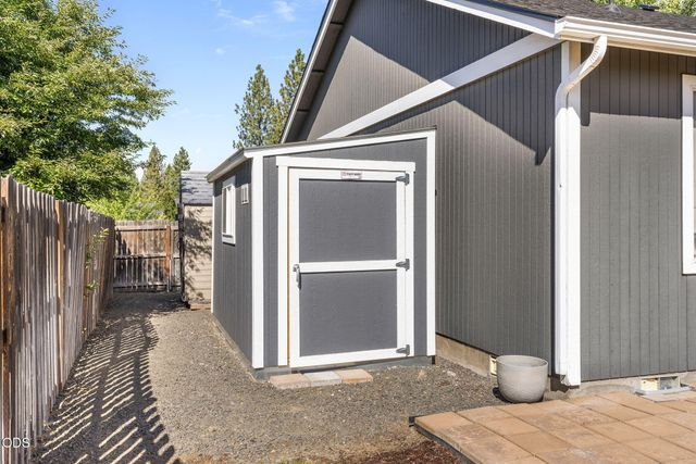 61076 Honkers Lane, Bend, OR 97702
