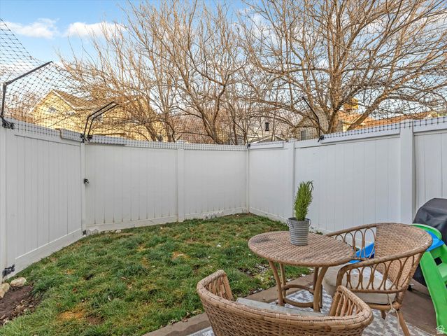 582 W 1950 N, Centerville, UT 84014