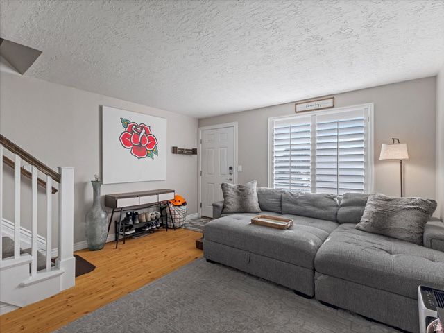 582 W 1950 N, Centerville, UT 84014