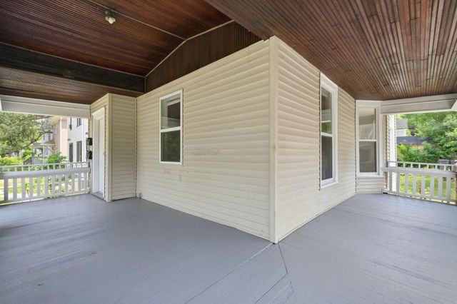 2410 James Avenue N, Minneapolis, MN 55411