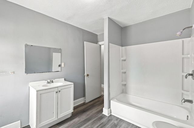 2410 James Avenue N, Minneapolis, MN 55411