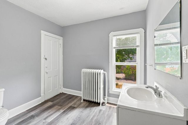 2410 James Avenue N, Minneapolis, MN 55411