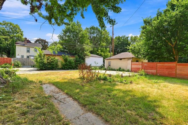2410 James Avenue N, Minneapolis, MN 55411