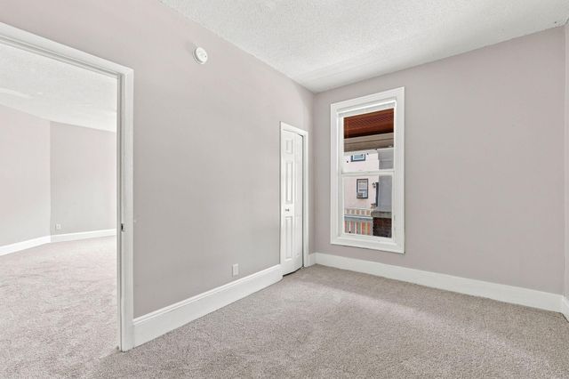 2410 James Avenue N, Minneapolis, MN 55411
