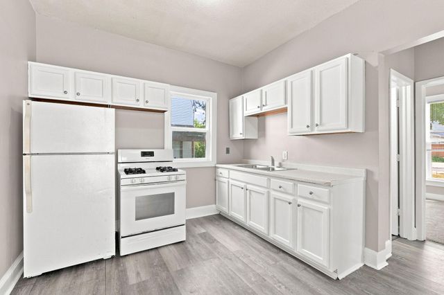 2410 James Avenue N, Minneapolis, MN 55411