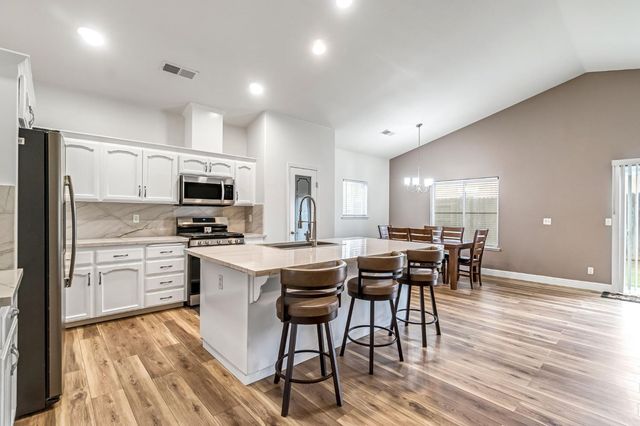 2634 Marie Drive, Madera, CA 93637