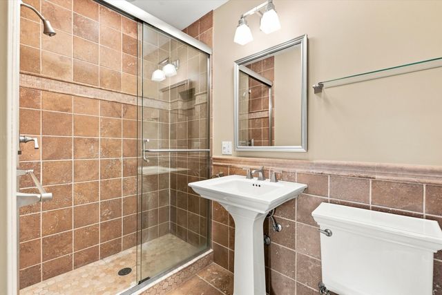432 N Ashland Avenue, Park Ridge, IL 60068