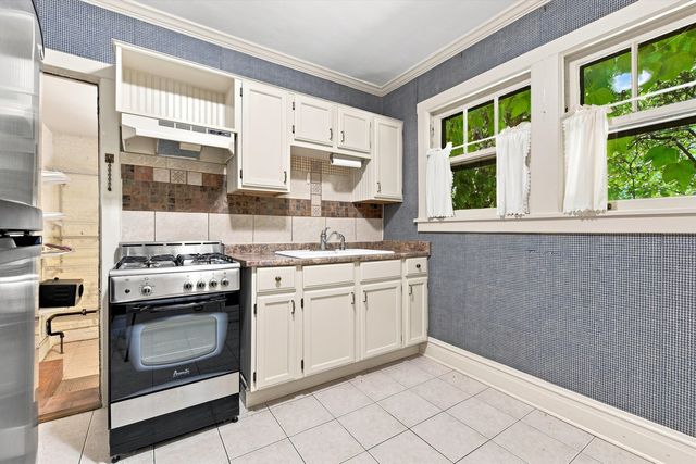432 N Ashland Avenue, Park Ridge, IL 60068