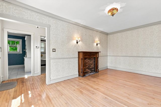 432 N Ashland Avenue, Park Ridge, IL 60068