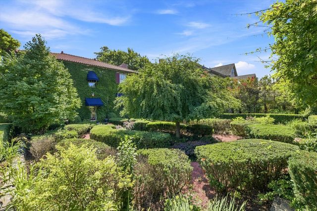 432 N Ashland Avenue, Park Ridge, IL 60068