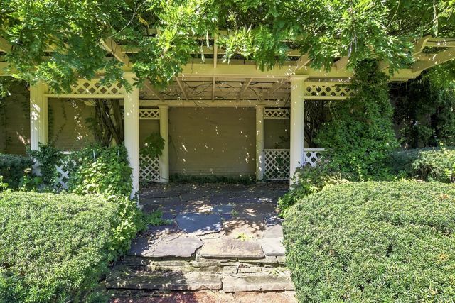 432 N Ashland Avenue, Park Ridge, IL 60068