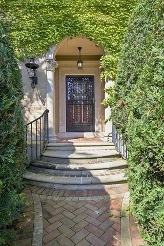 432 N Ashland Avenue, Park Ridge, IL 60068