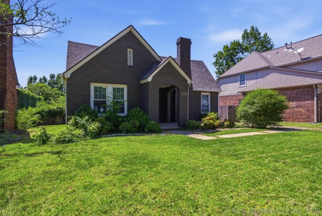 1240 S Birmingham Avenue, Tulsa, OK 74104
