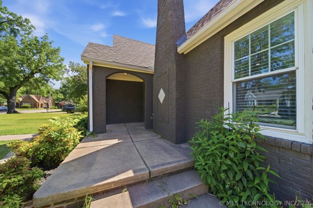 1240 S Birmingham Avenue, Tulsa, OK 74104