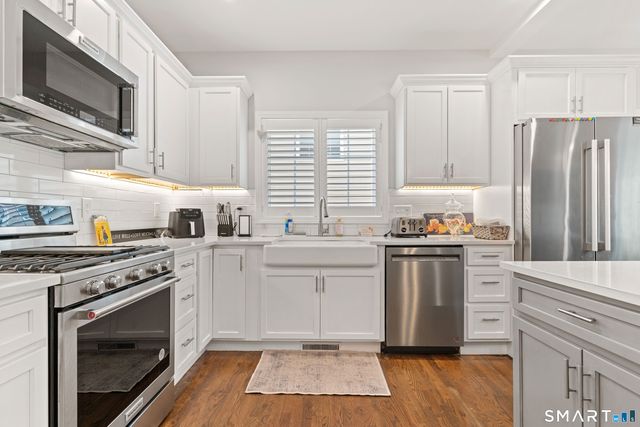 20 Sallys Way 20, Shelton, CT 06484