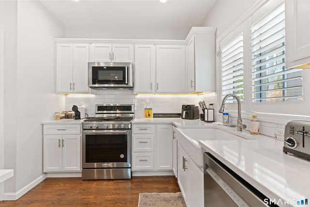 20 Sallys Way 20, Shelton, CT 06484