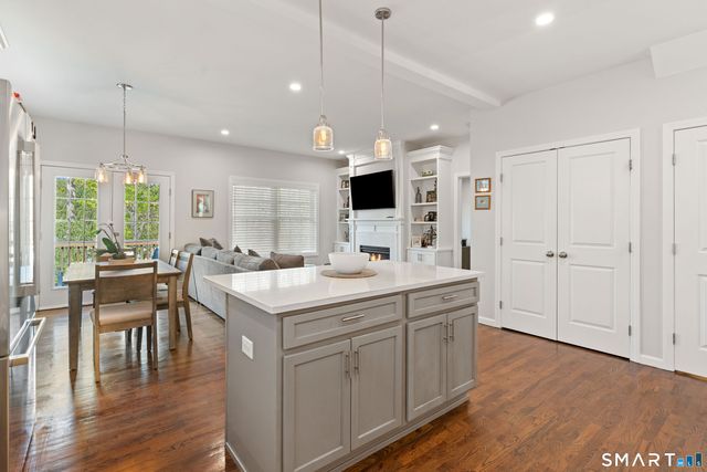 20 Sallys Way 20, Shelton, CT 06484