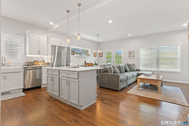 20 Sallys Way 20, Shelton, CT 06484