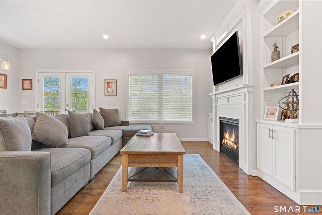 20 Sallys Way 20, Shelton, CT 06484