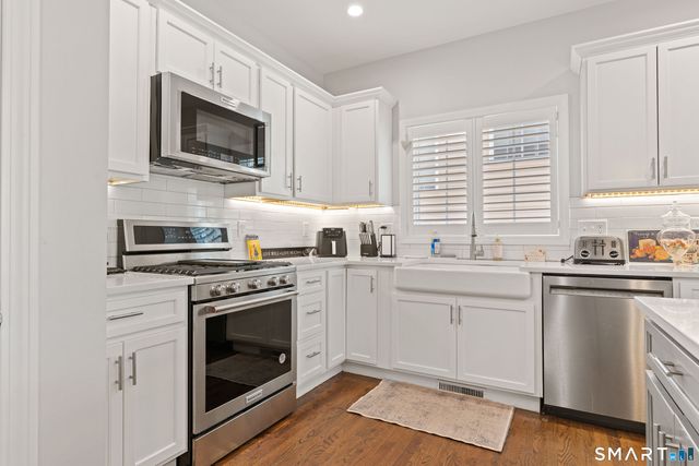 20 Sallys Way 20, Shelton, CT 06484