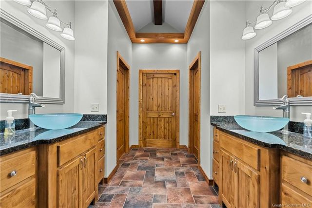 569 N Smokey Cove Road, Singer, LA 70660