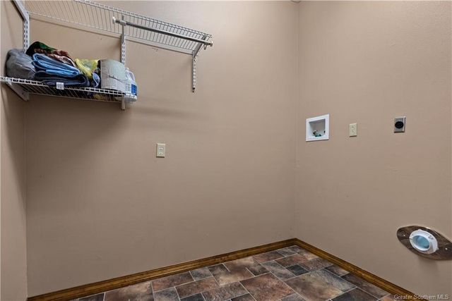 569 N Smokey Cove Road, Singer, LA 70660