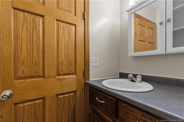 569 N Smokey Cove Road, Singer, LA 70660