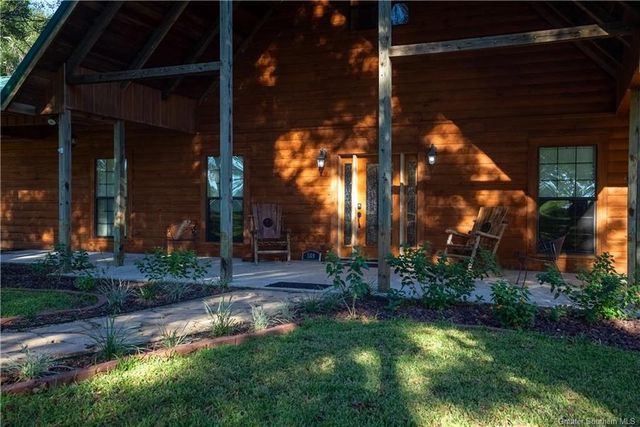 569 N Smokey Cove Road, Singer, LA 70660