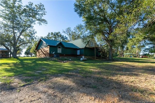 569 N Smokey Cove Road, Singer, LA 70660